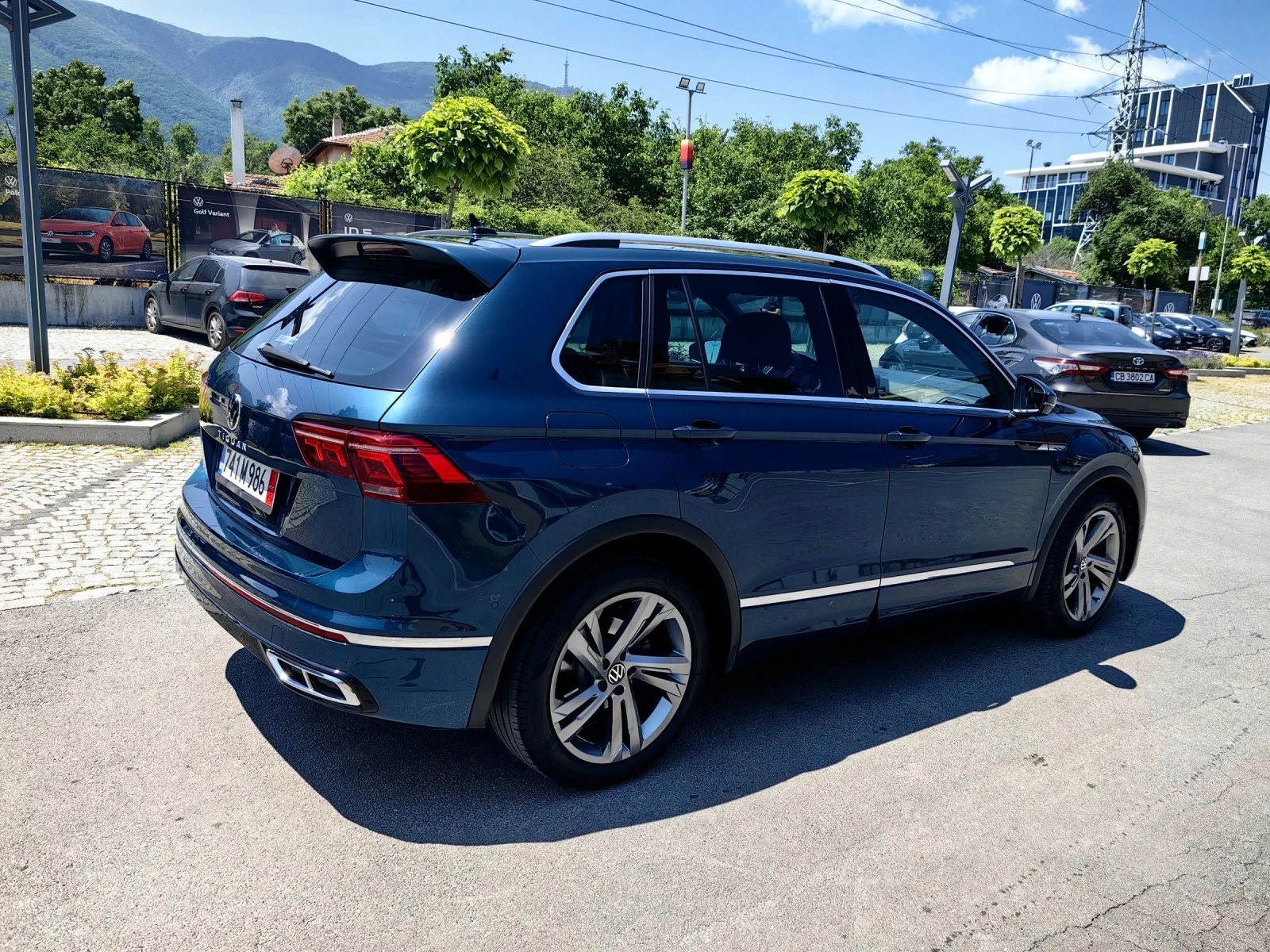 VW Tiguan 2.0TDI R LINE - изображение 3