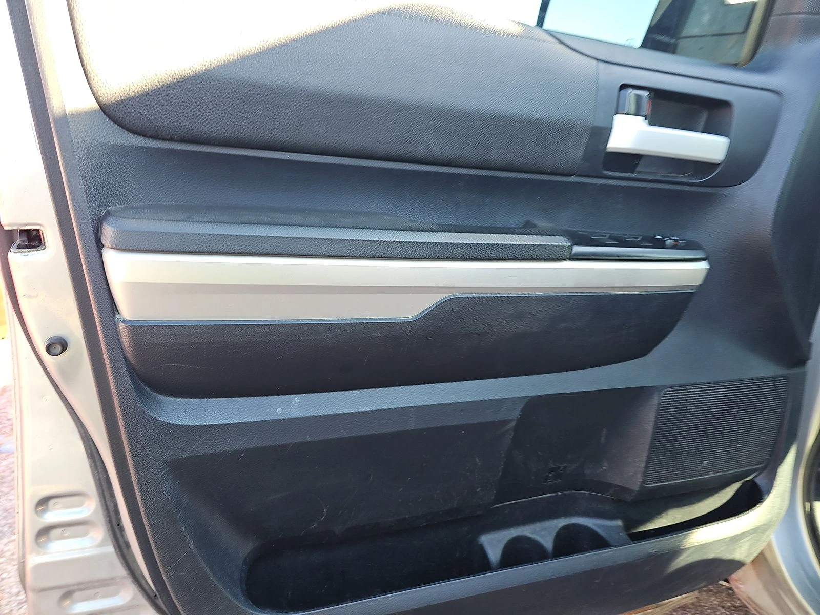 Toyota Tundra 2016* SR5* 5.7 V8* 1  | Mobile.bg   14