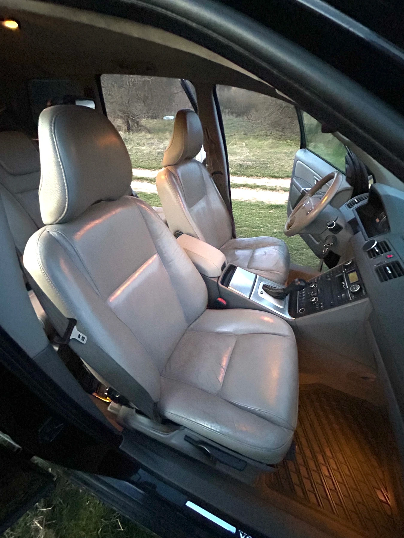 Volvo Xc90 2.4, снимка 6 - Автомобили и джипове - 53816332