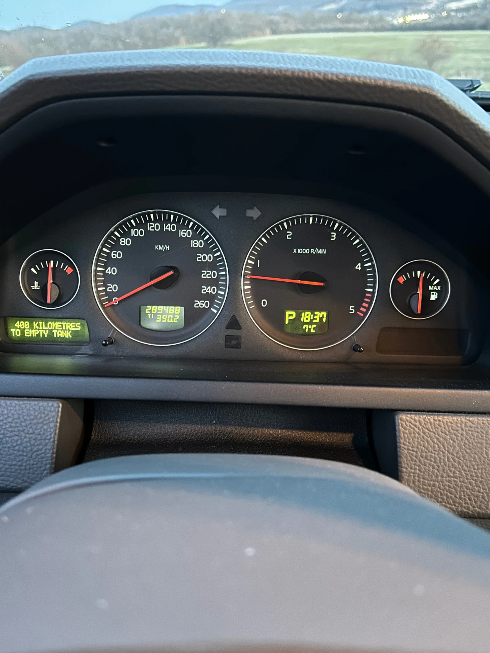 Volvo Xc90 2.4, снимка 10 - Автомобили и джипове - 53816332