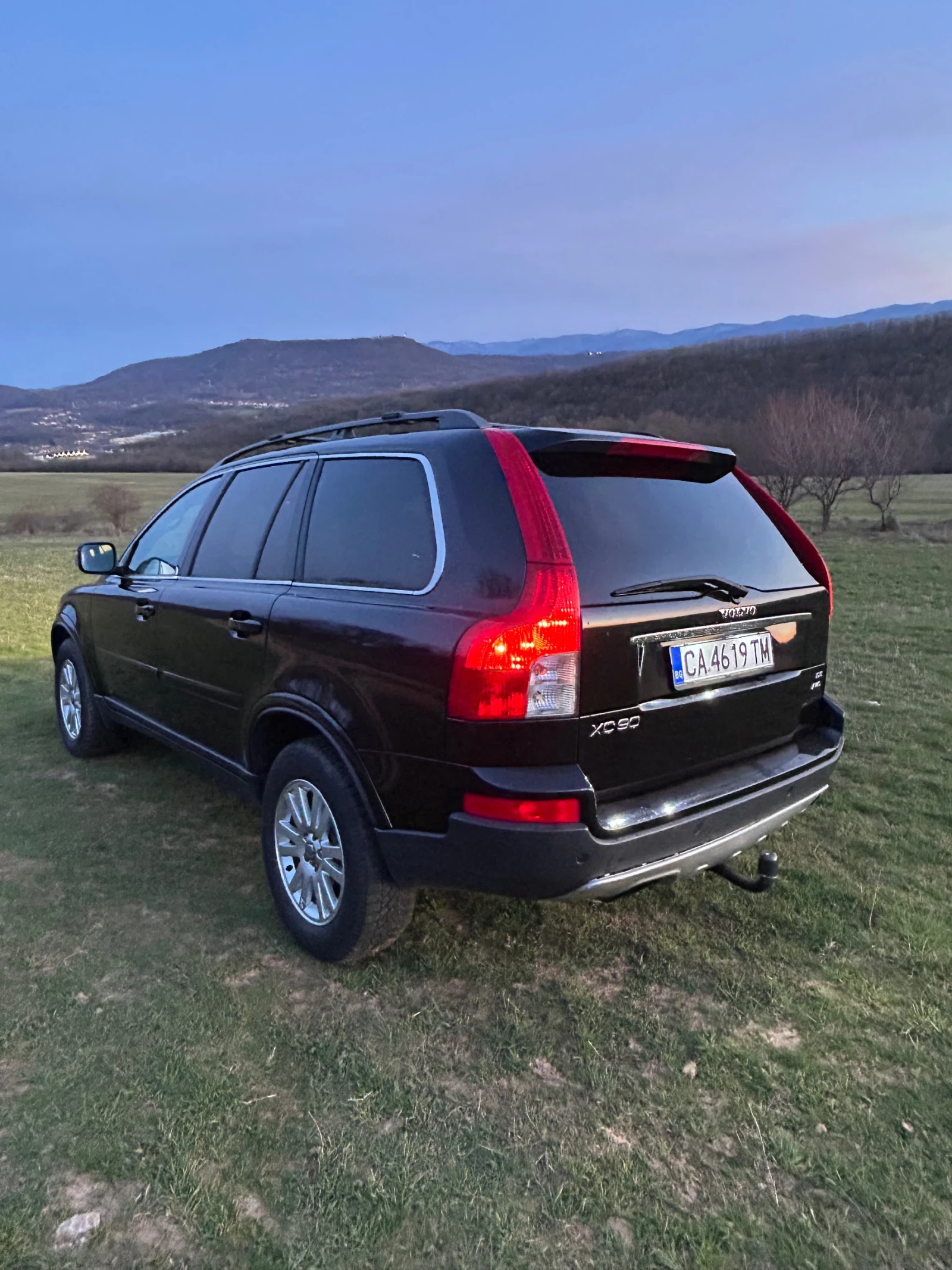 Volvo Xc90 2.4, снимка 3 - Автомобили и джипове - 53816332