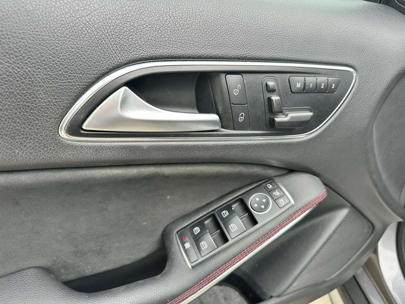 Mercedes-Benz GLA 250 4-matic-AMG, снимка 10 - Автомобили и джипове - 54160010