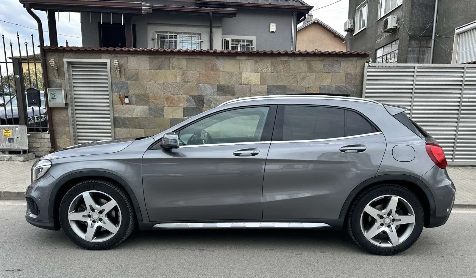 Mercedes-Benz GLA 250 4-matic-AMG, снимка 4 - Автомобили и джипове - 54160010