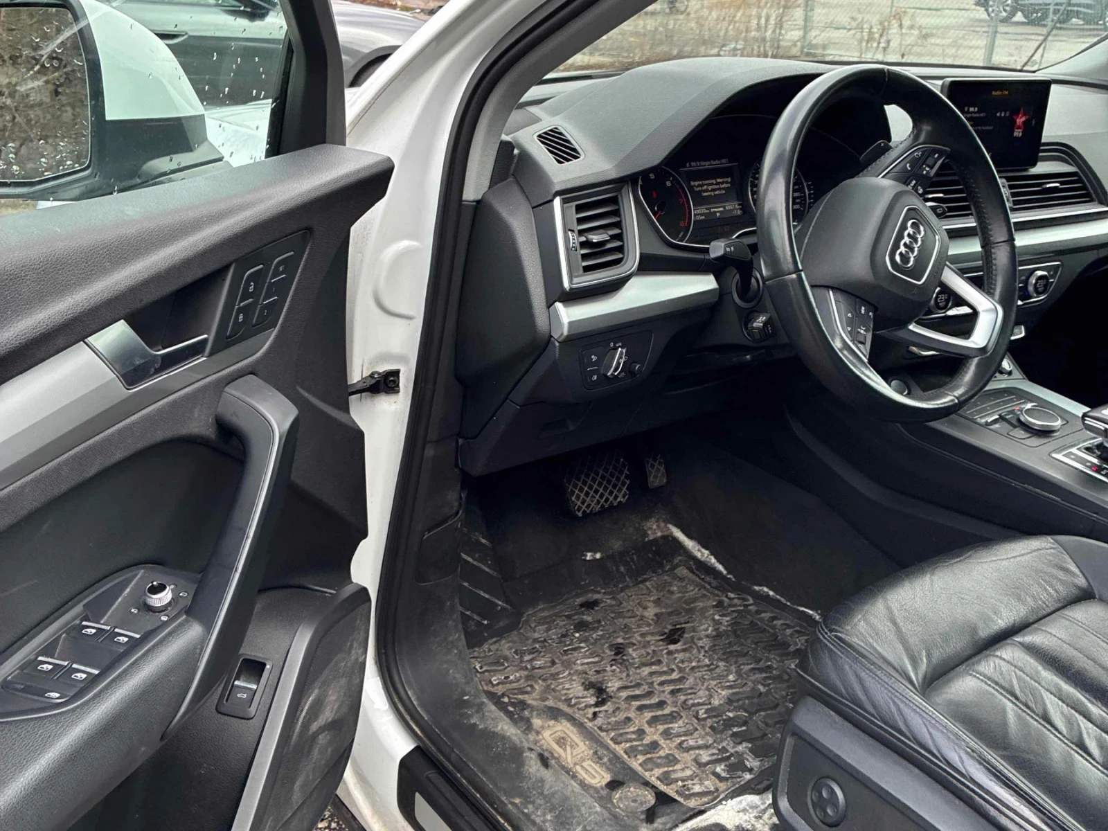 Audi Q5 KOMFORT * CAR FAX * АВТО КРЕДИТ * , снимка 5 - Автомобили и джипове - 54240149
