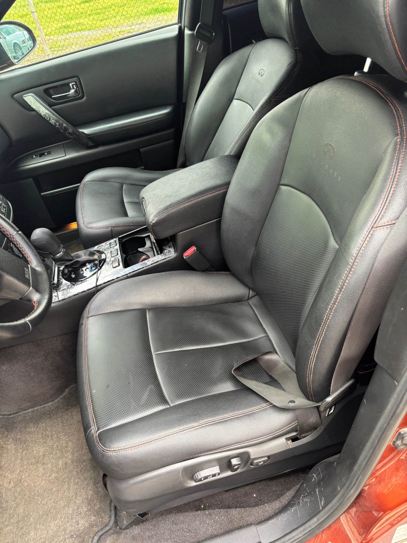Infiniti Fx 35, снимка 10 - Автомобили и джипове - 55077931