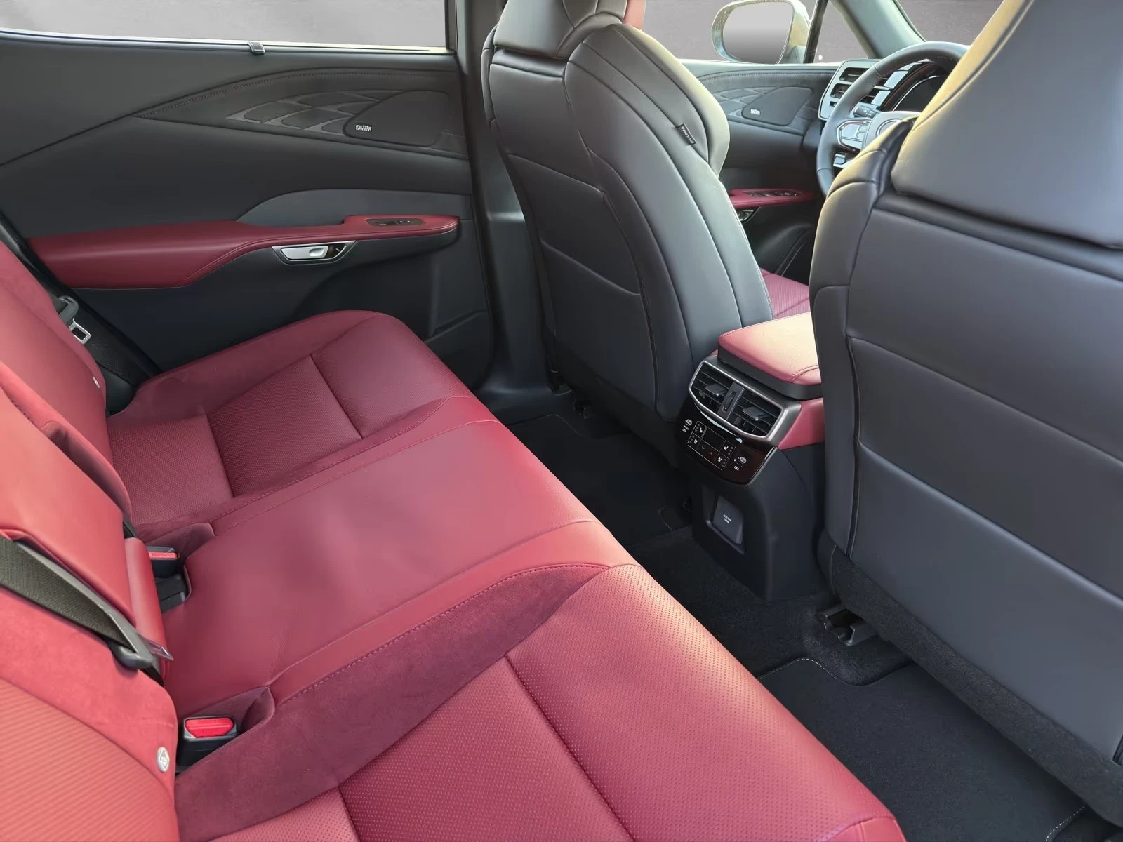 Lexus RX 500h F-SPORT/371HP/PANO/4X4/HUD/360/KLESS/488z, снимка 15 - Автомобили и джипове - 54931497