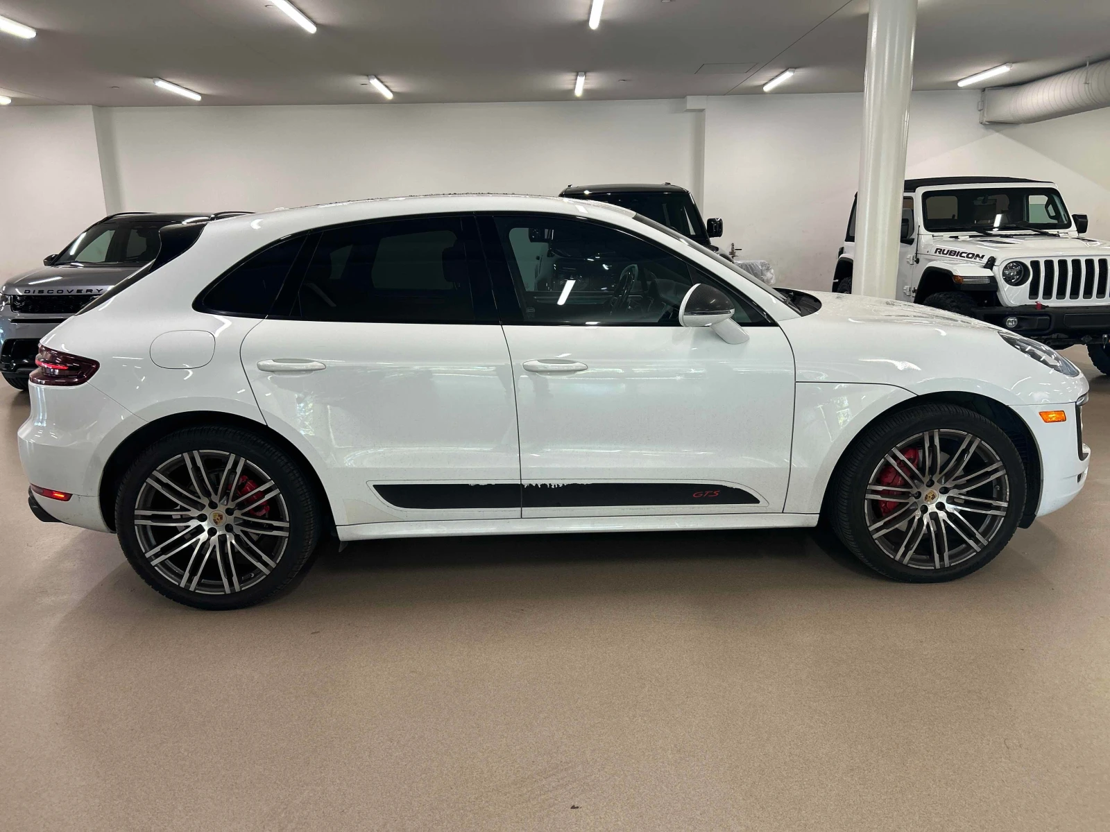 Porsche Macan GTS | CARFAX | АВТОФИНАНСИРАНЕ, снимка 4 - Автомобили и джипове - 55892311