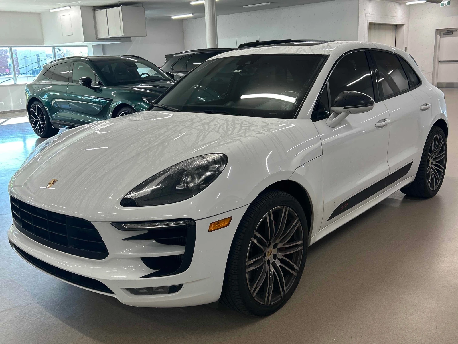 Porsche Macan GTS | CARFAX | АВТОФИНАНСИРАНЕ