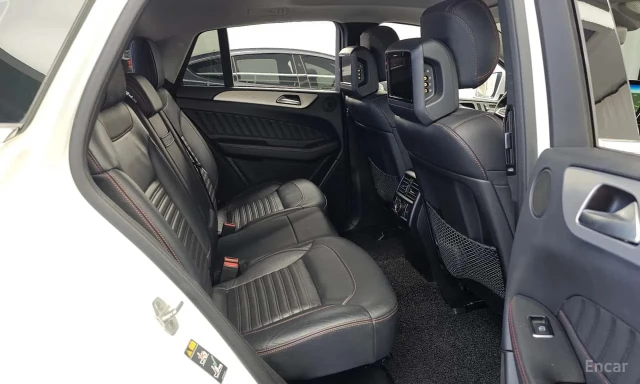 Mercedes-Benz GLE 350 d 4MATIC Coupe * 360 * Панорама * , снимка 13 - Автомобили и джипове - 56317905