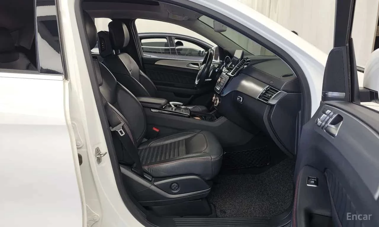 Mercedes-Benz GLE 350 d 4MATIC Coupe * 360 * Панорама * , снимка 12 - Автомобили и джипове - 56317905