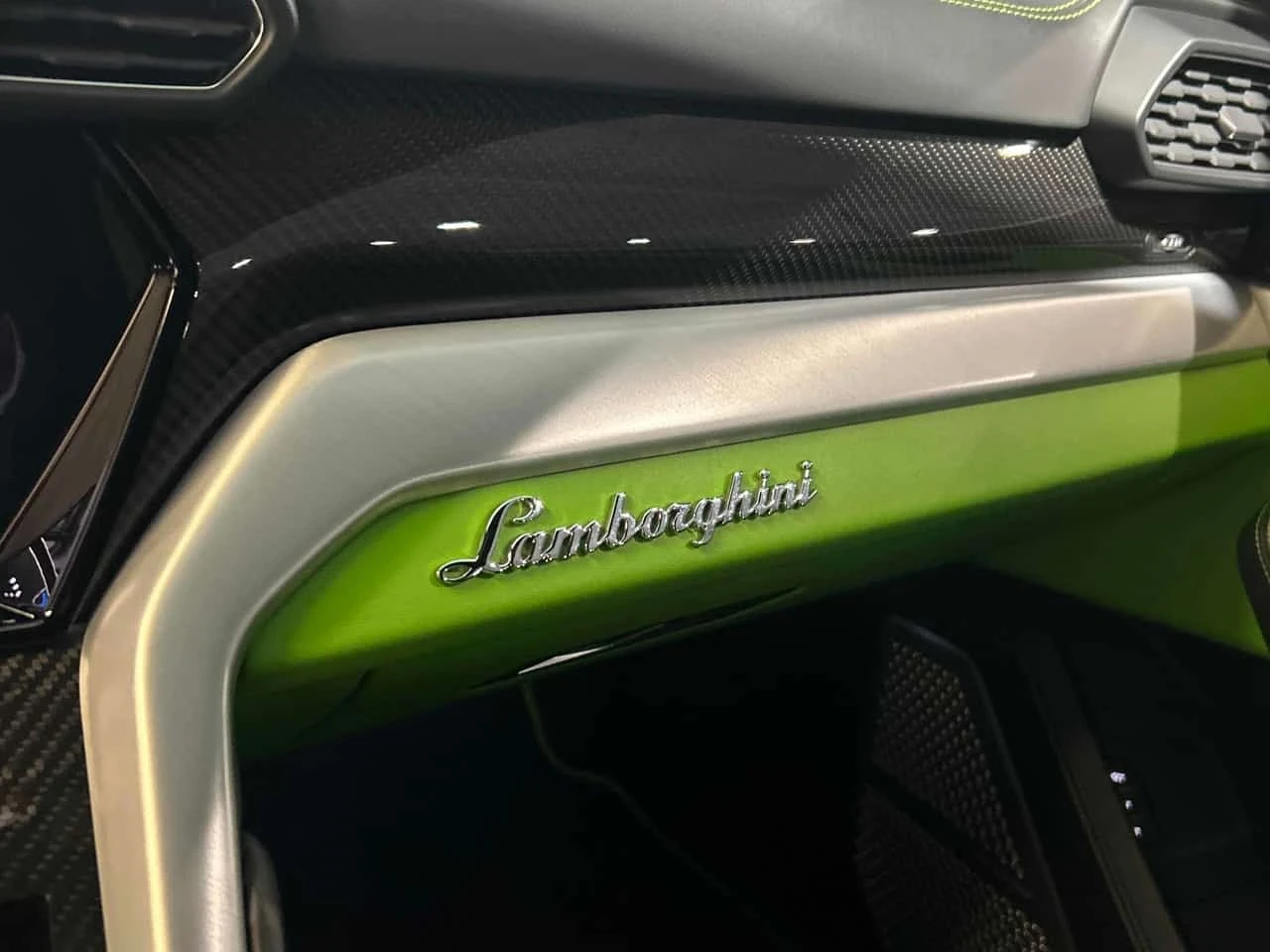Lamborghini Urus * CARFAX * ���������� ��� ������������ ������ *  | Mobile.bg � ����������� 13