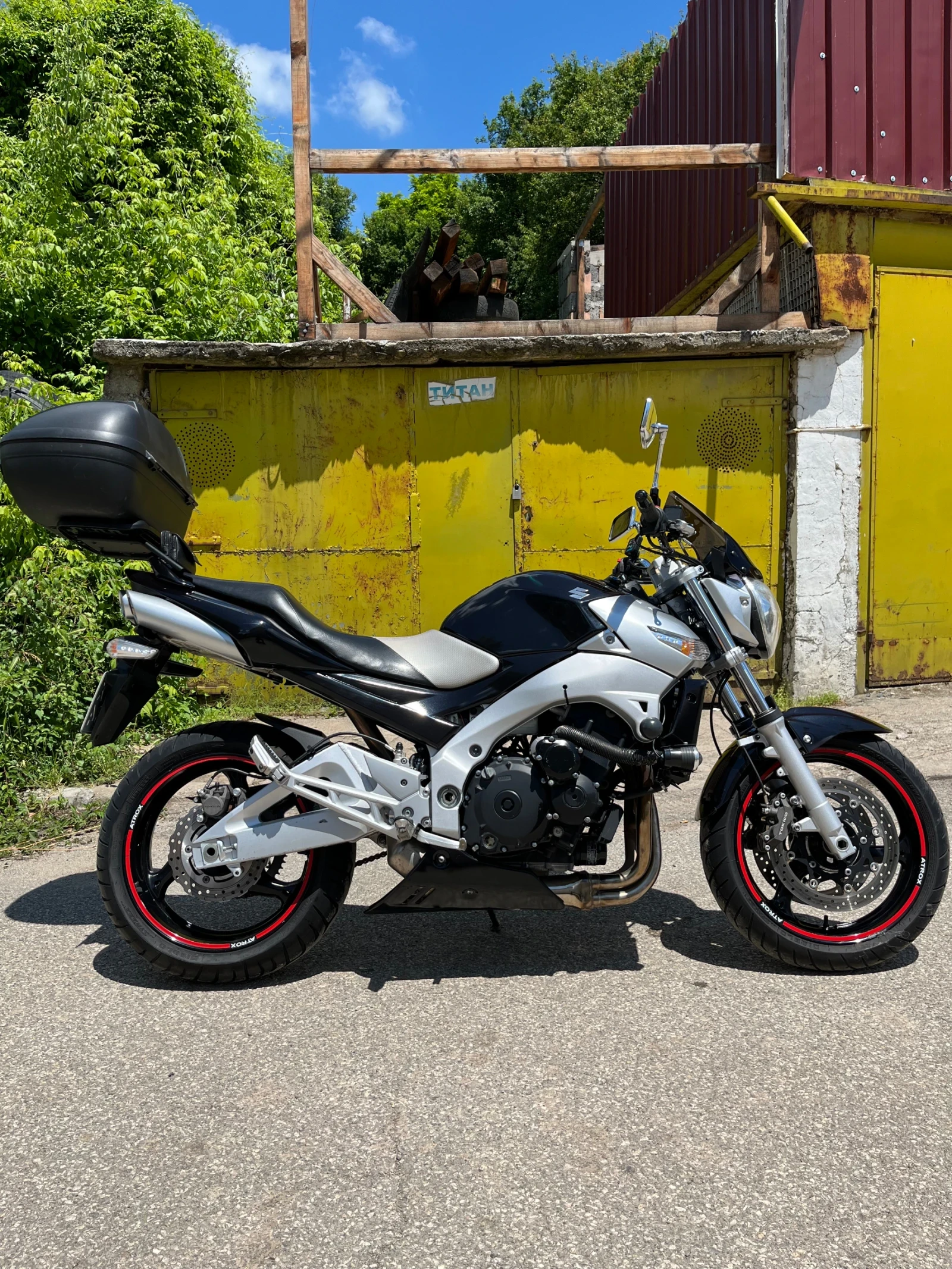 Suzuki Gsr