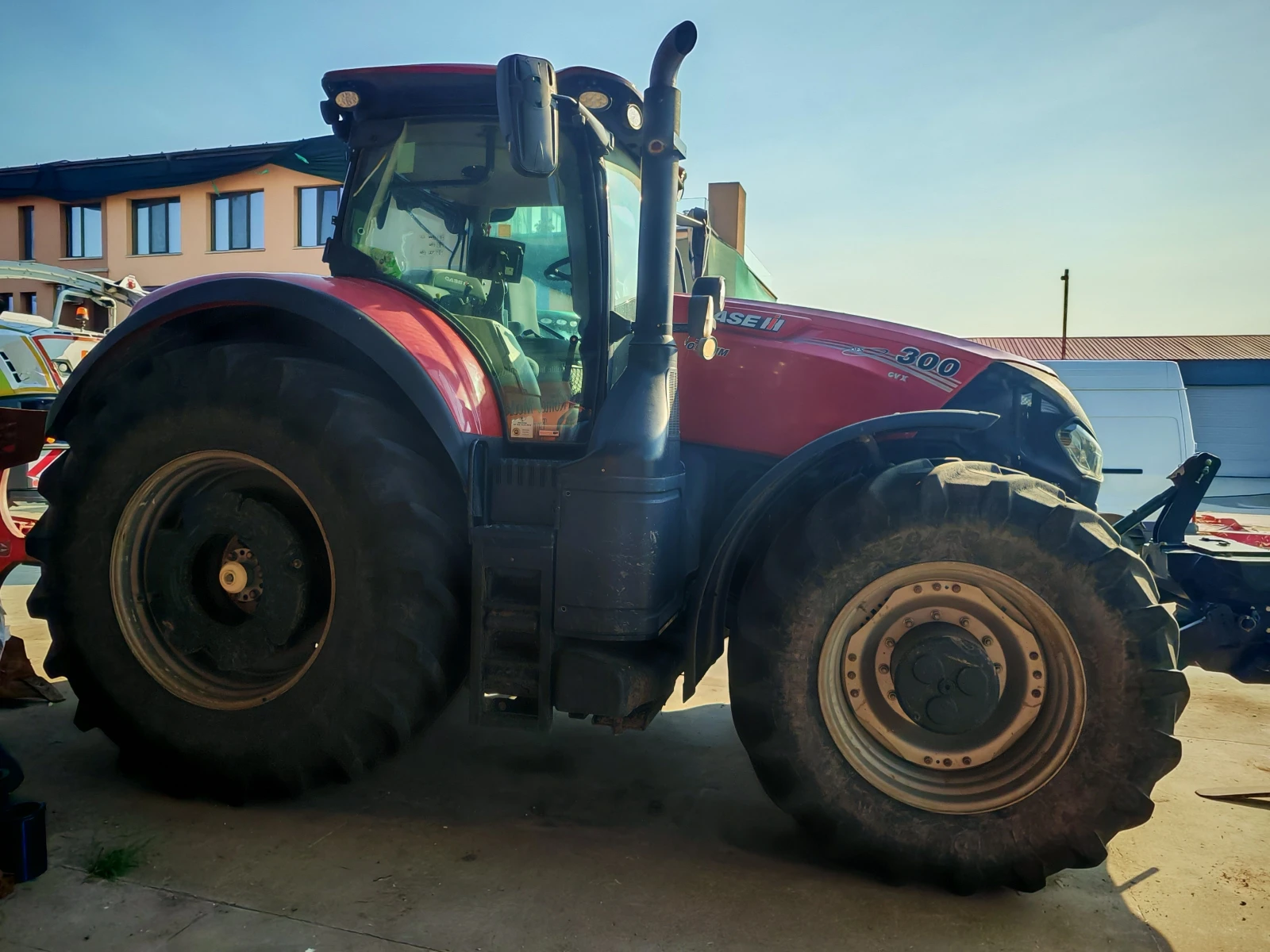 Трактор CASE IH OPTUM 300 лизинг с първоначална вноска 20 % - изображение 6