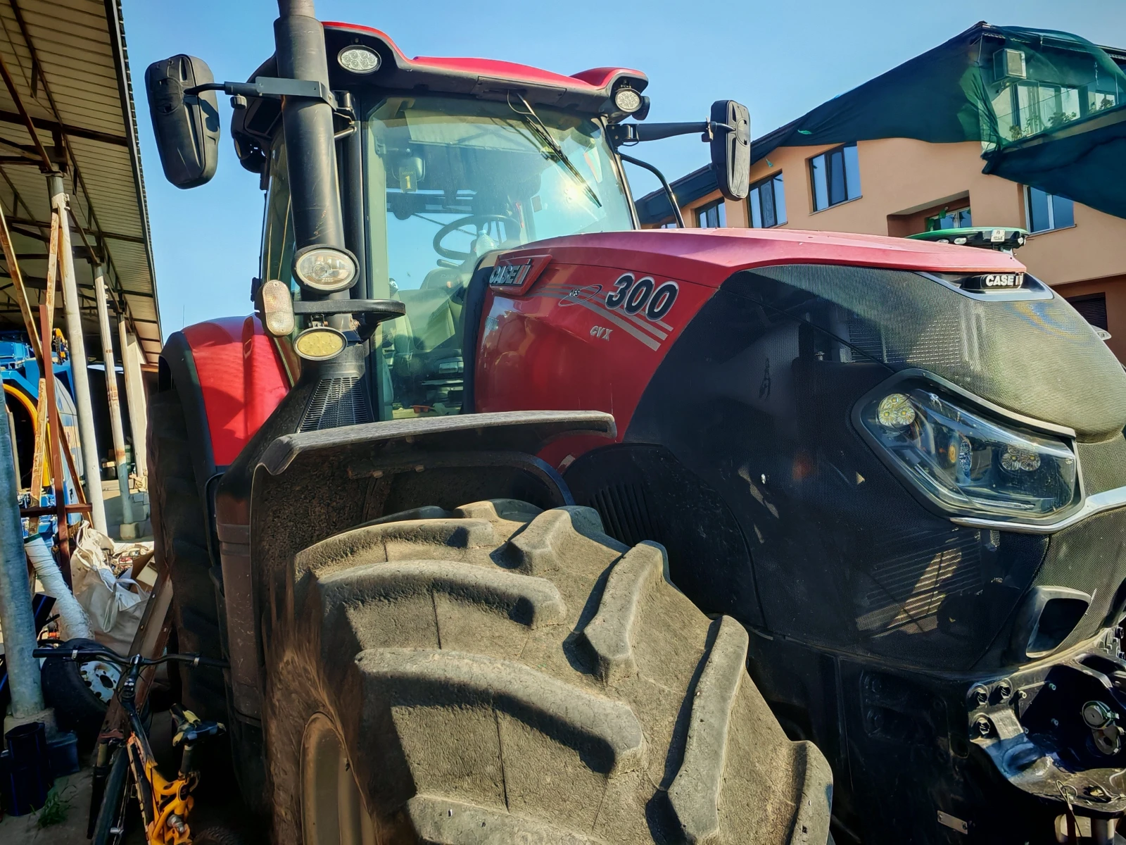 Трактор CASE IH OPTUM 300 лизинг с първоначална вноска 20 % - изображение 3