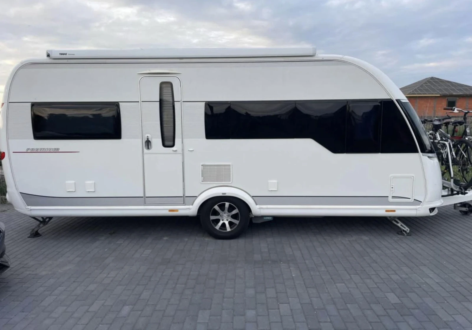 Каравана Hobby Premium 540 UFE, снимка 5 - Каравани и кемпери - 55382862