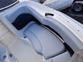 Моторна яхта Sea Ray 240 Select, снимка 8