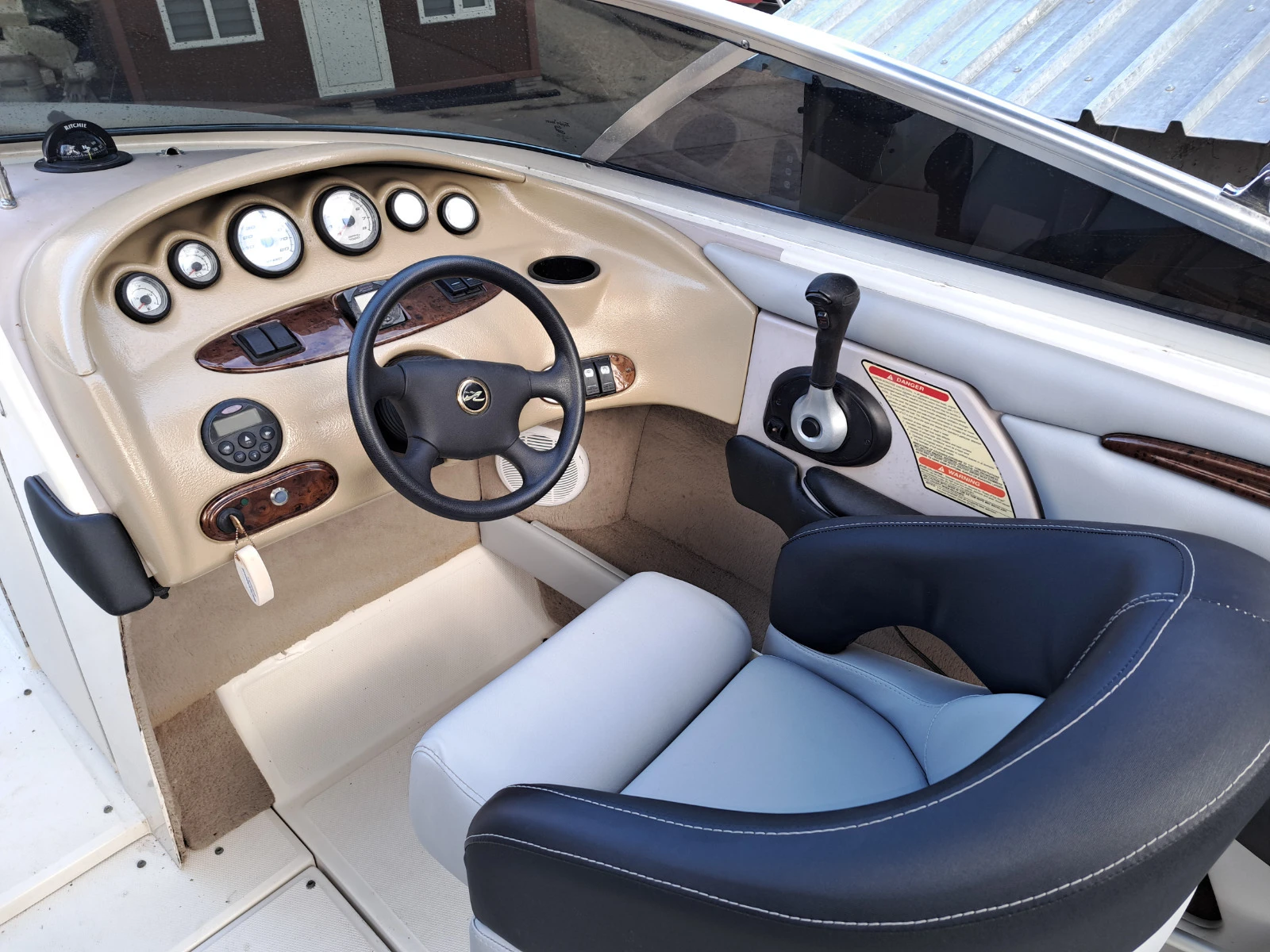   Sea Ray 240 Select | Mobile.bg   11