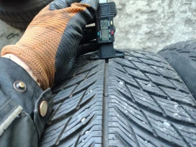 Гуми Зимни 235/55R18, снимка 4
