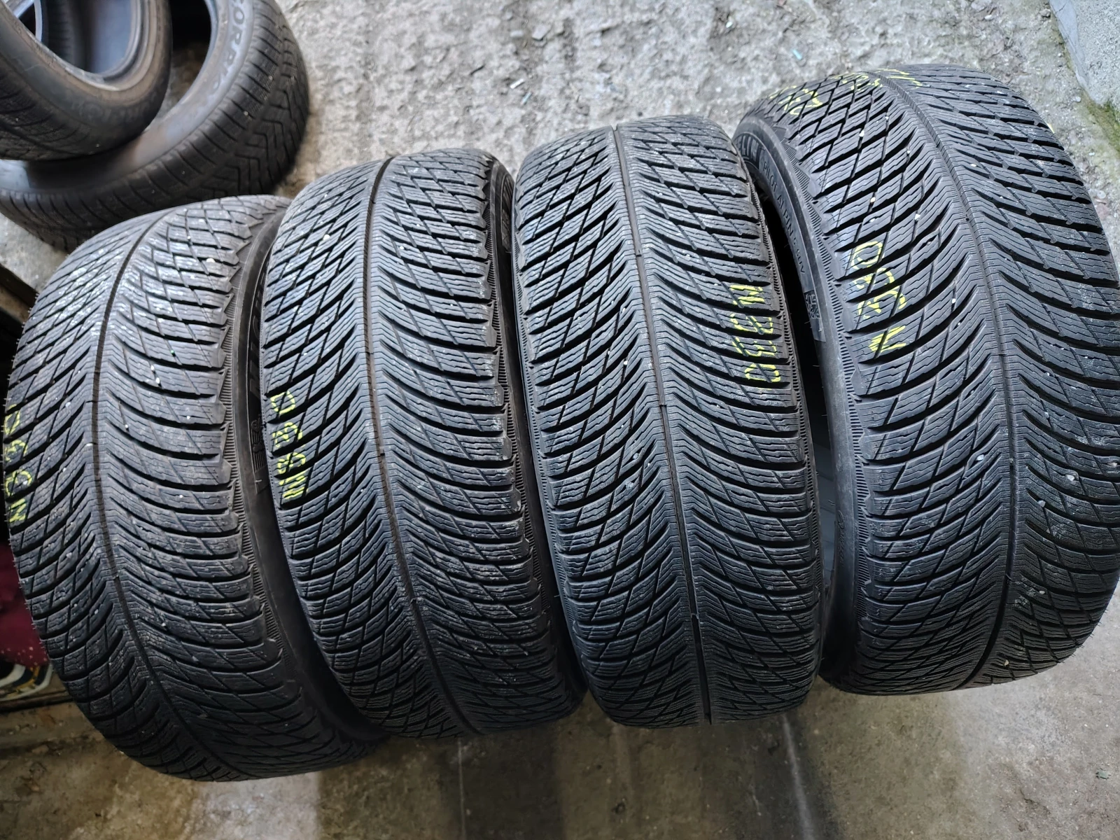  235/55R18 | Mobile.bg   1