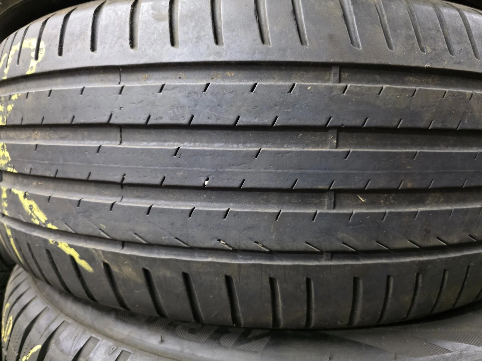 Гуми Летни 225/50R18, снимка 2 - Гуми и джанти - 56730709