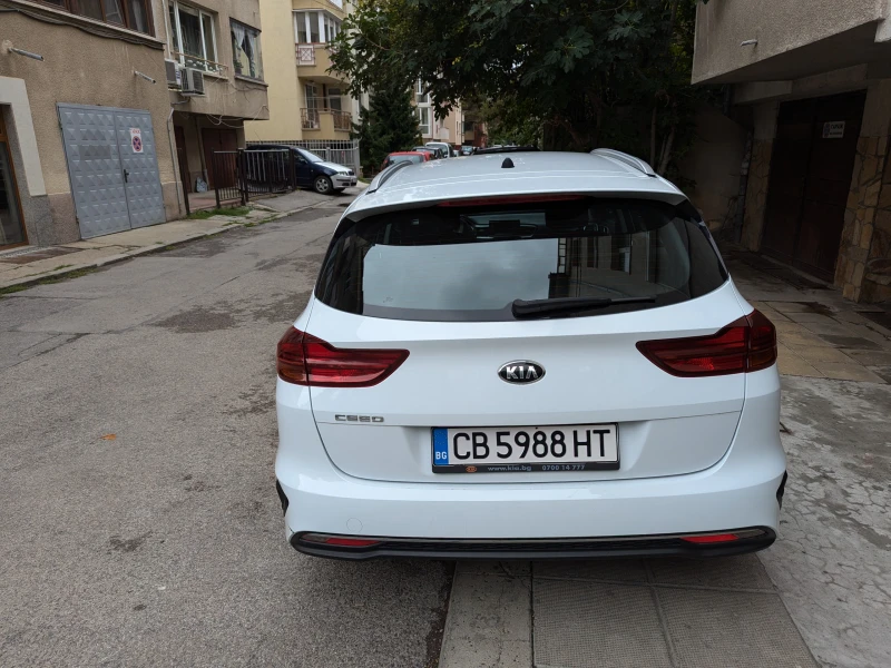 Kia Ceed 1.6, снимка 4 - Автомобили и джипове - 47311039