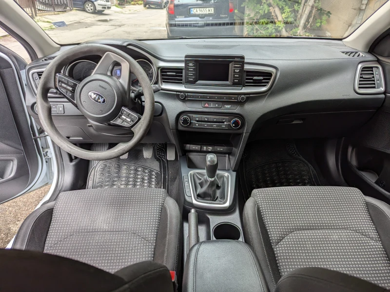 Kia Ceed 1.6, снимка 5 - Автомобили и джипове - 47311039