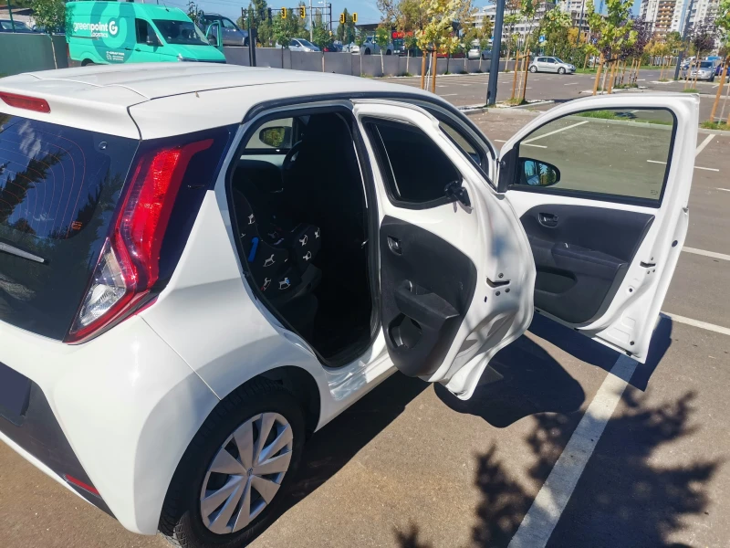 Toyota Aygo, снимка 4 - Автомобили и джипове - 47376527