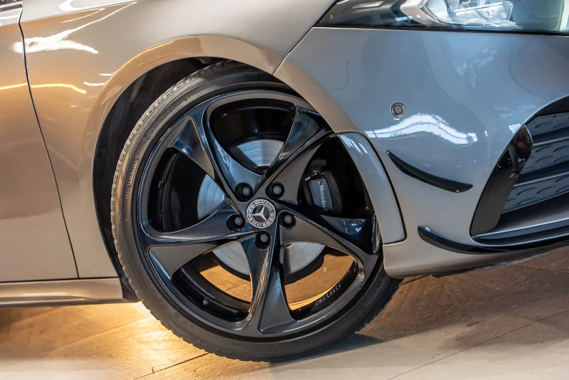 Mercedes-Benz A 200 AMG, снимка 7 - Автомобили и джипове - 52036643