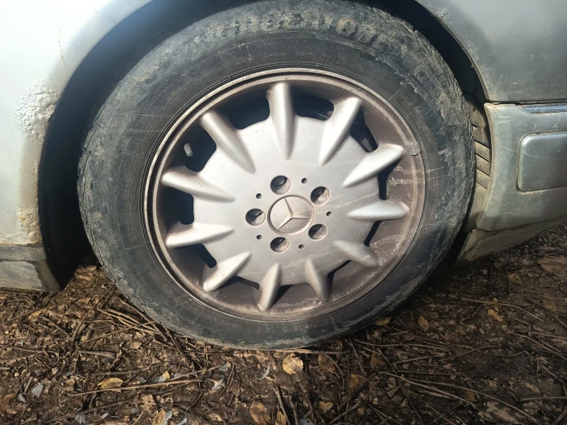 Mercedes-Benz E 200, снимка 6 - Автомобили и джипове - 52517509