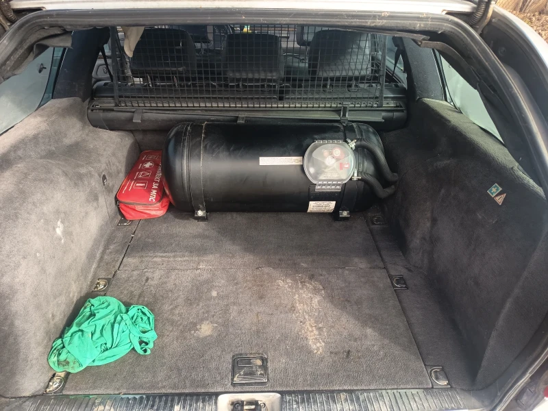 Mercedes-Benz E 200, снимка 13 - Автомобили и джипове - 52517509