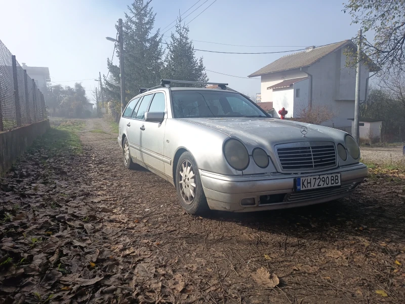 Mercedes-Benz E 200, снимка 2 - Автомобили и джипове - 52517509
