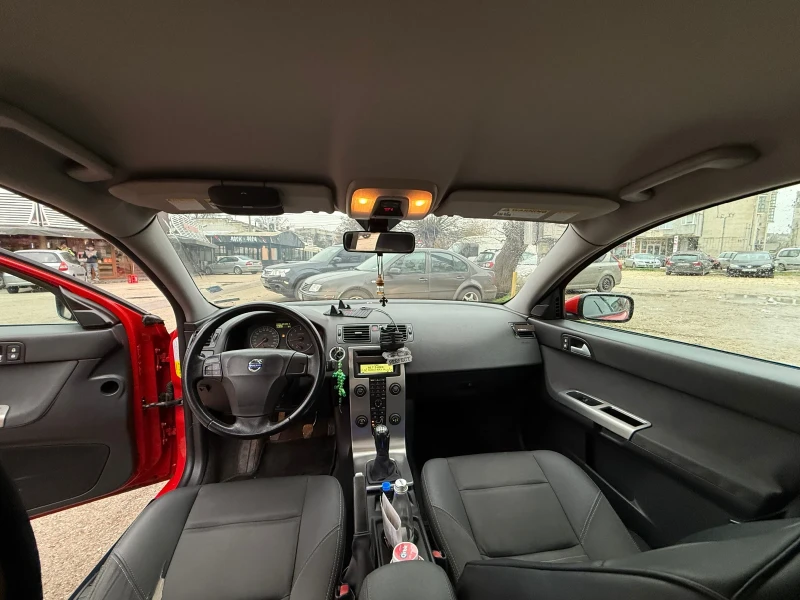 Volvo V50 2.4/170/Перфектна, снимка 13 - Автомобили и джипове - 52595051
