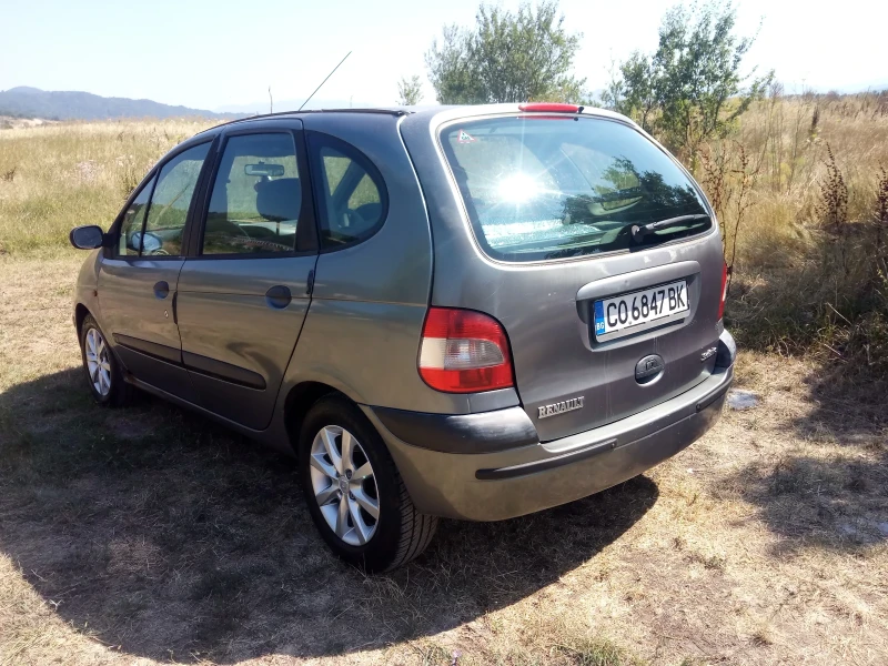 Renault Scenic 1.6 16v, снимка 4 - Автомобили и джипове - 53045145