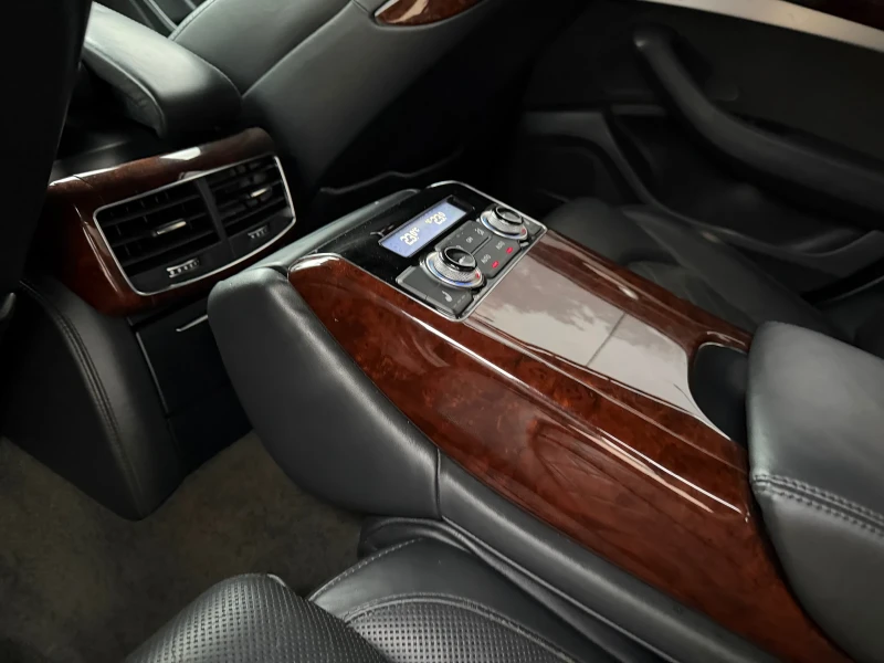 Audi A8 4.2TDI* V8* Бартер, снимка 8 - Автомобили и джипове - 53419259
