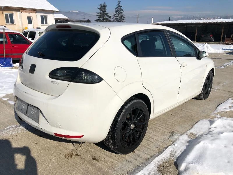 Seat Leon 1.6i 102hp, снимка 5 - Автомобили и джипове - 45090019