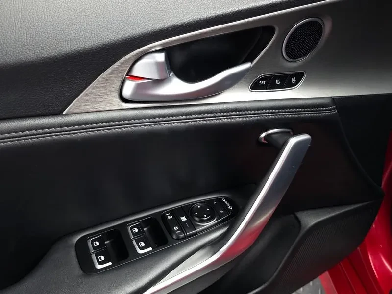 Kia Stinger 2.0 Turbo 2Wd Platinum, снимка 17 - Автомобили и джипове - 56118136