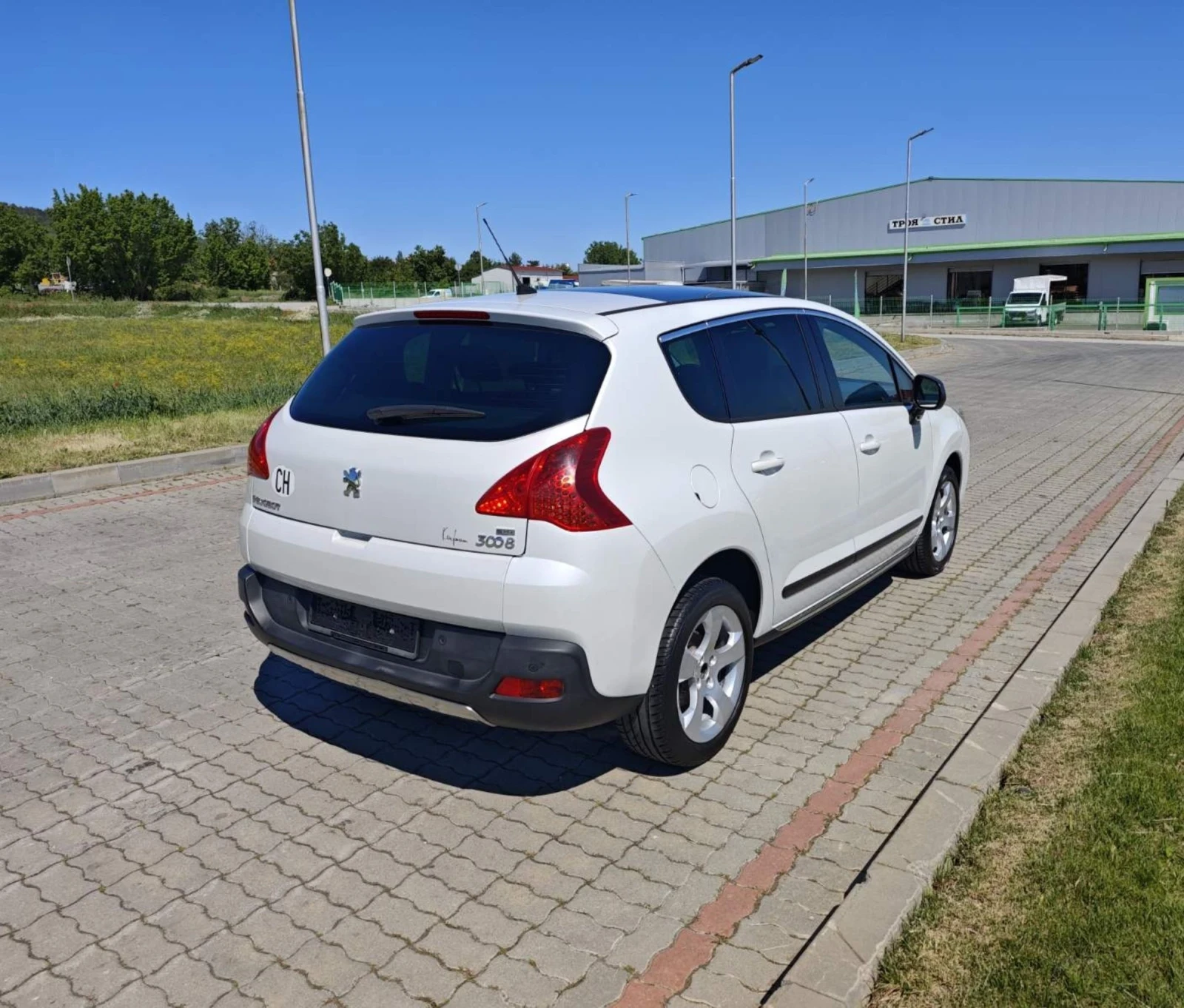 Peugeot 3008 SWISS, 1.6 hdi, панорама, head up, дистроник, .. - изображение 4
