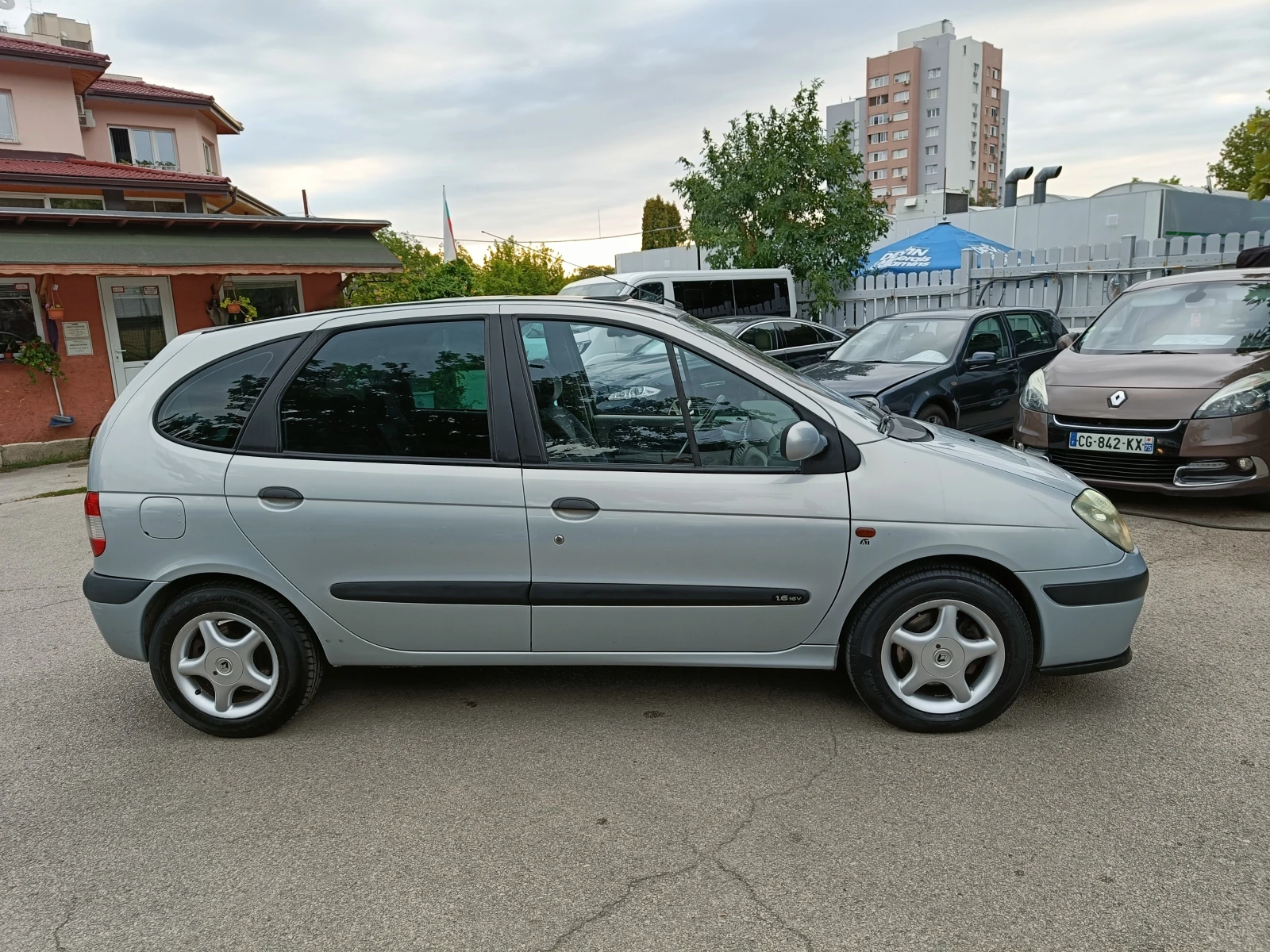 Renault Scenic 1.6 BARTER 105 - изображение 4