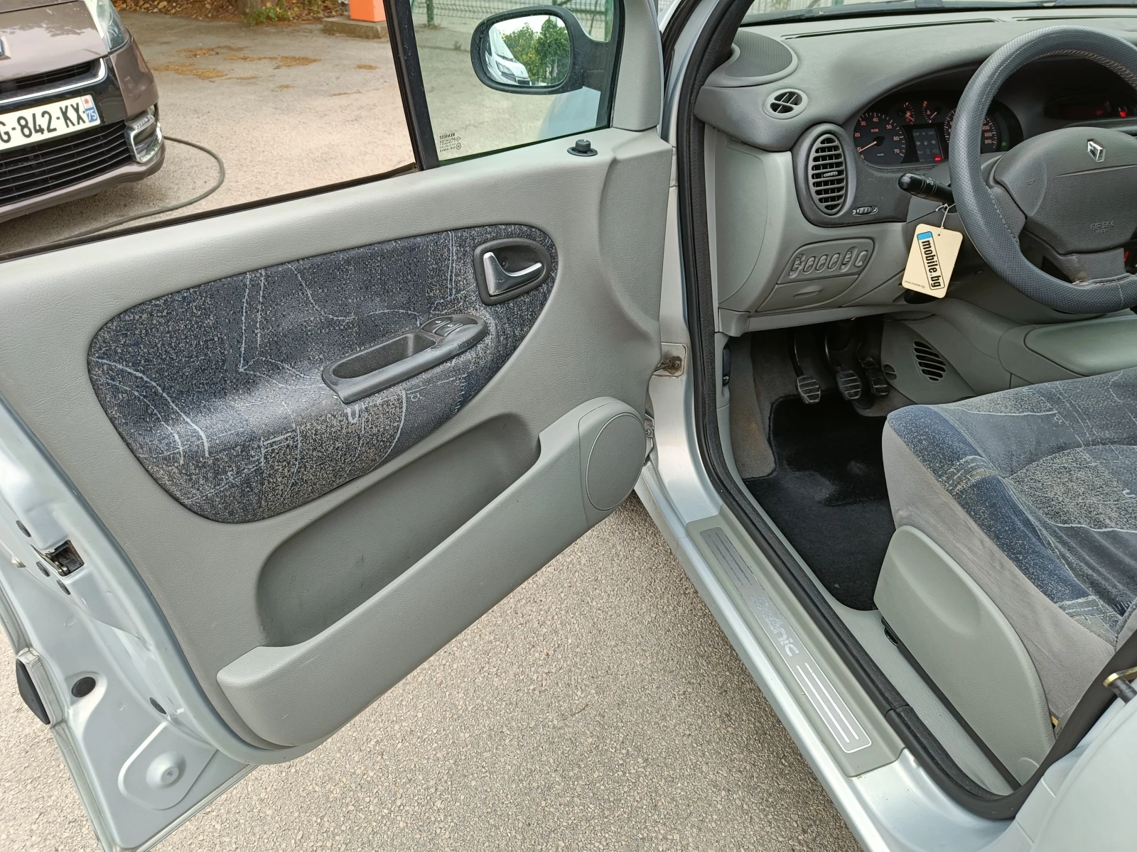 Renault Scenic 1.6 BARTER 105 - изображение 10