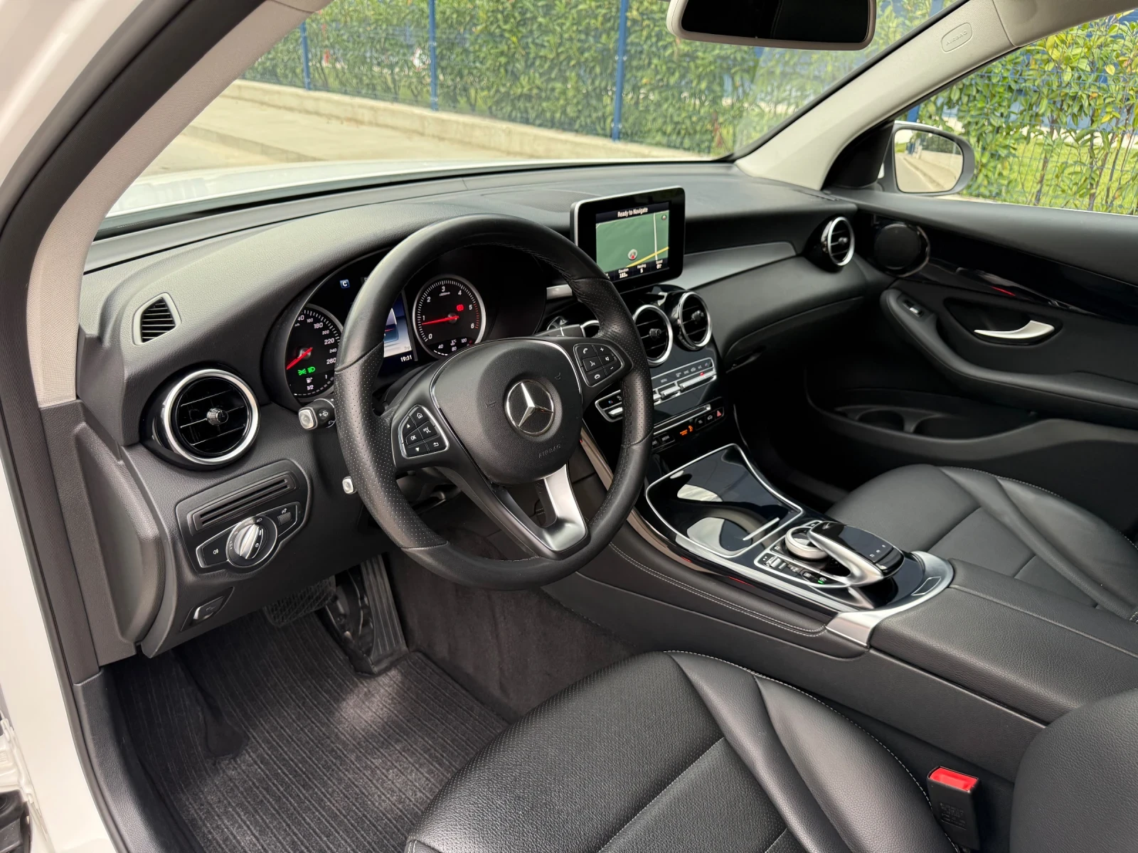 Mercedes-Benz CLC 220 4MATIC/FULL LED/ПЪЛНА СЕРВИЗНА ИСТОРИЯ !!! - изображение 6