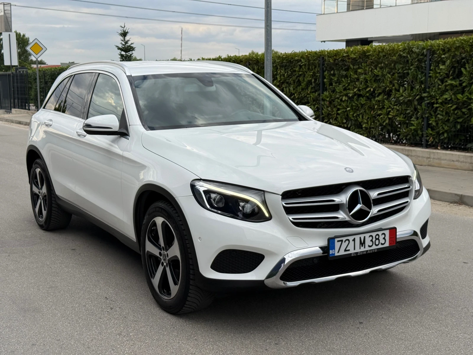 Mercedes-Benz CLC 220 4MATIC/FULL LED/ПЪЛНА СЕРВИЗНА ИСТОРИЯ !!! - изображение 2
