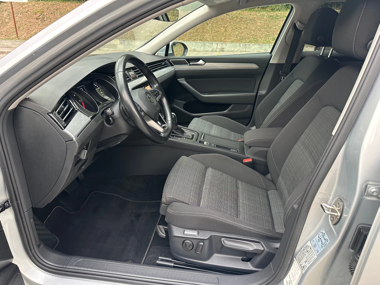 VW Passat 2.0TDI* 150кс* FaceLift* 111000км - изображение 10