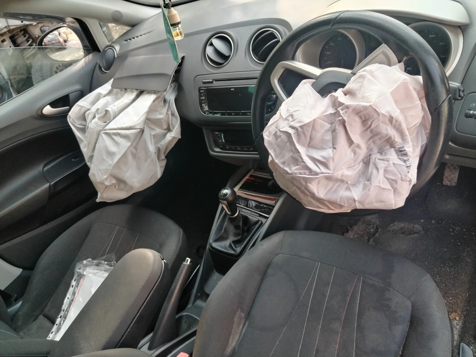 Seat Ibiza 1.4 16V CGG - изображение 8