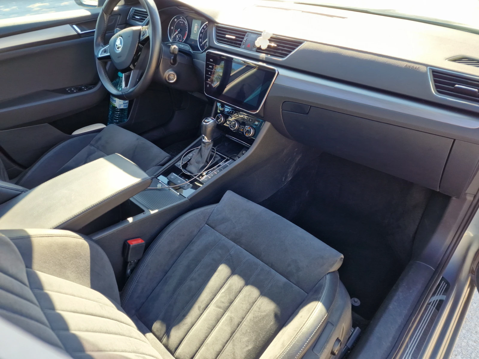 Skoda Superb 2.0 DSG7 Панорама 190hp  - изображение 8