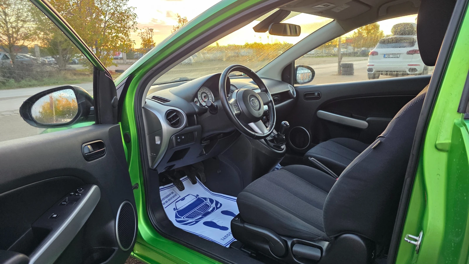 Mazda 2 УНИКАТ - изображение 7