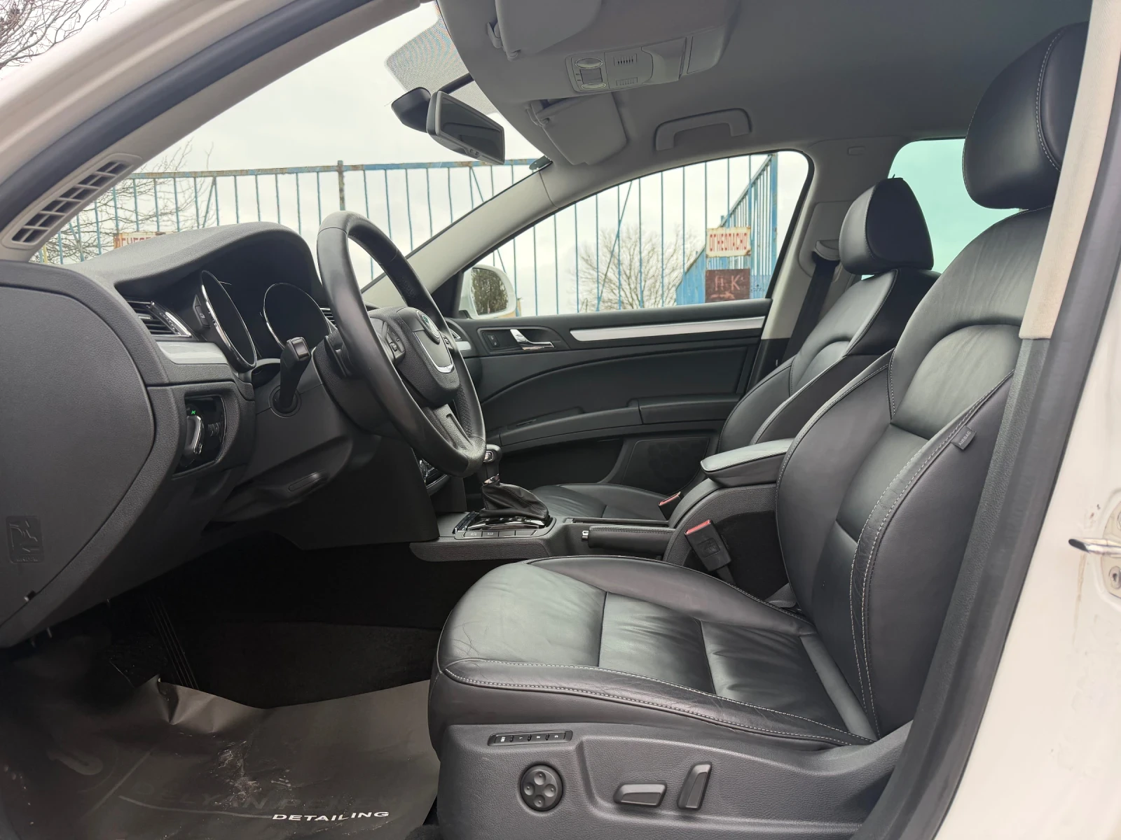 Skoda Superb 2.0 TDI 4x4 DSG - изображение 9