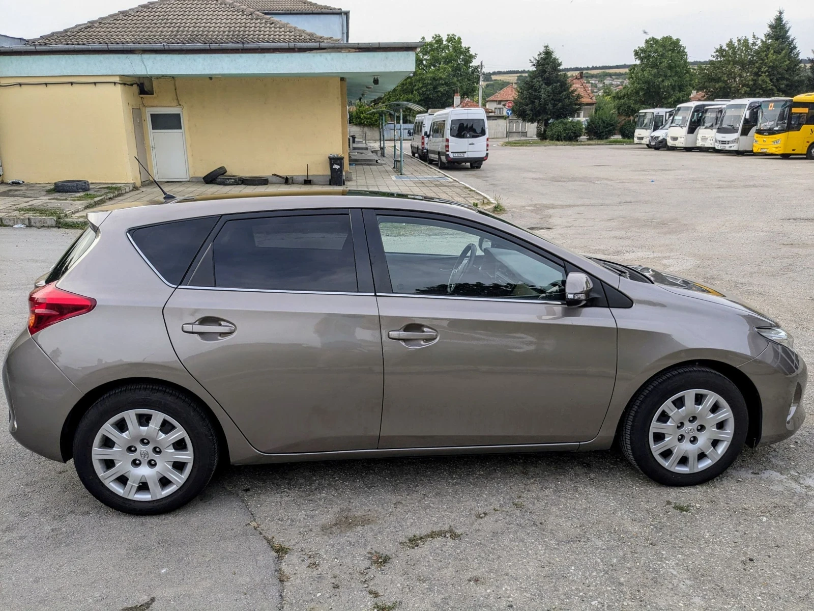 Toyota Auris 1329, снимка 4 - Автомобили и джипове - 53762516