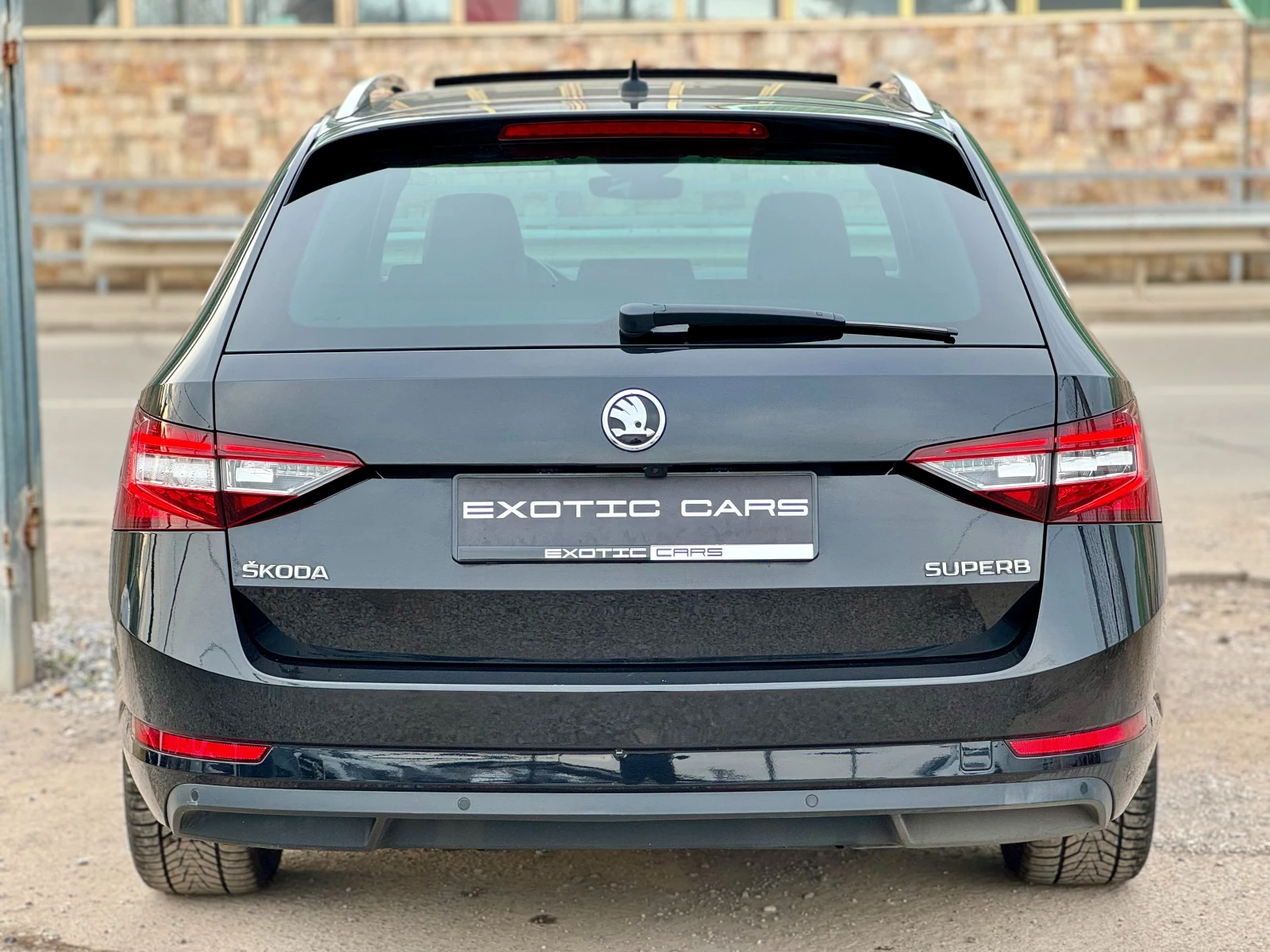 Skoda Superb 2.0 TDI 4x4 Laurin & Klement, снимка 5 - Автомобили и джипове - 53800267