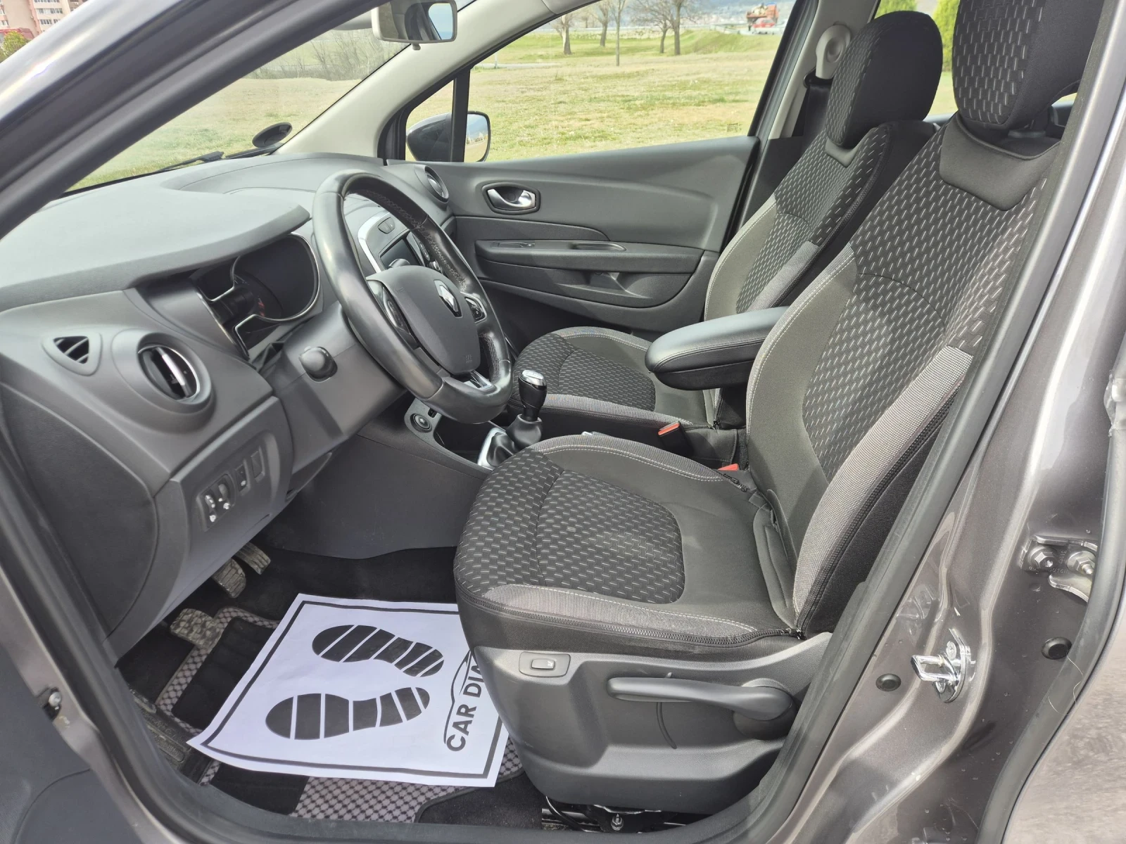 Renault Captur 1.5dci Face-lift , снимка 11 - Автомобили и джипове - 53957056