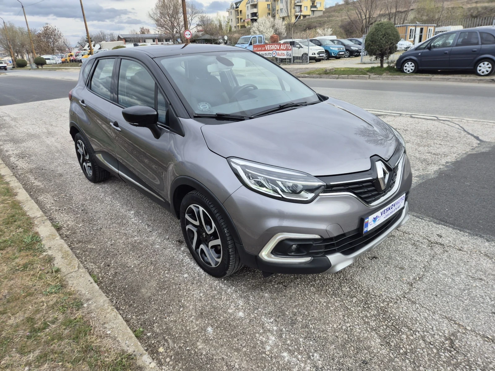 Renault Captur 1.5dci Face-lift , снимка 2 - Автомобили и джипове - 53957056